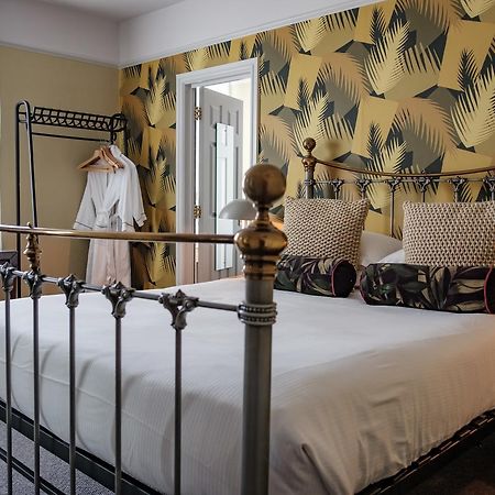 The Bull Hotel Брайдпорт Екстериор снимка