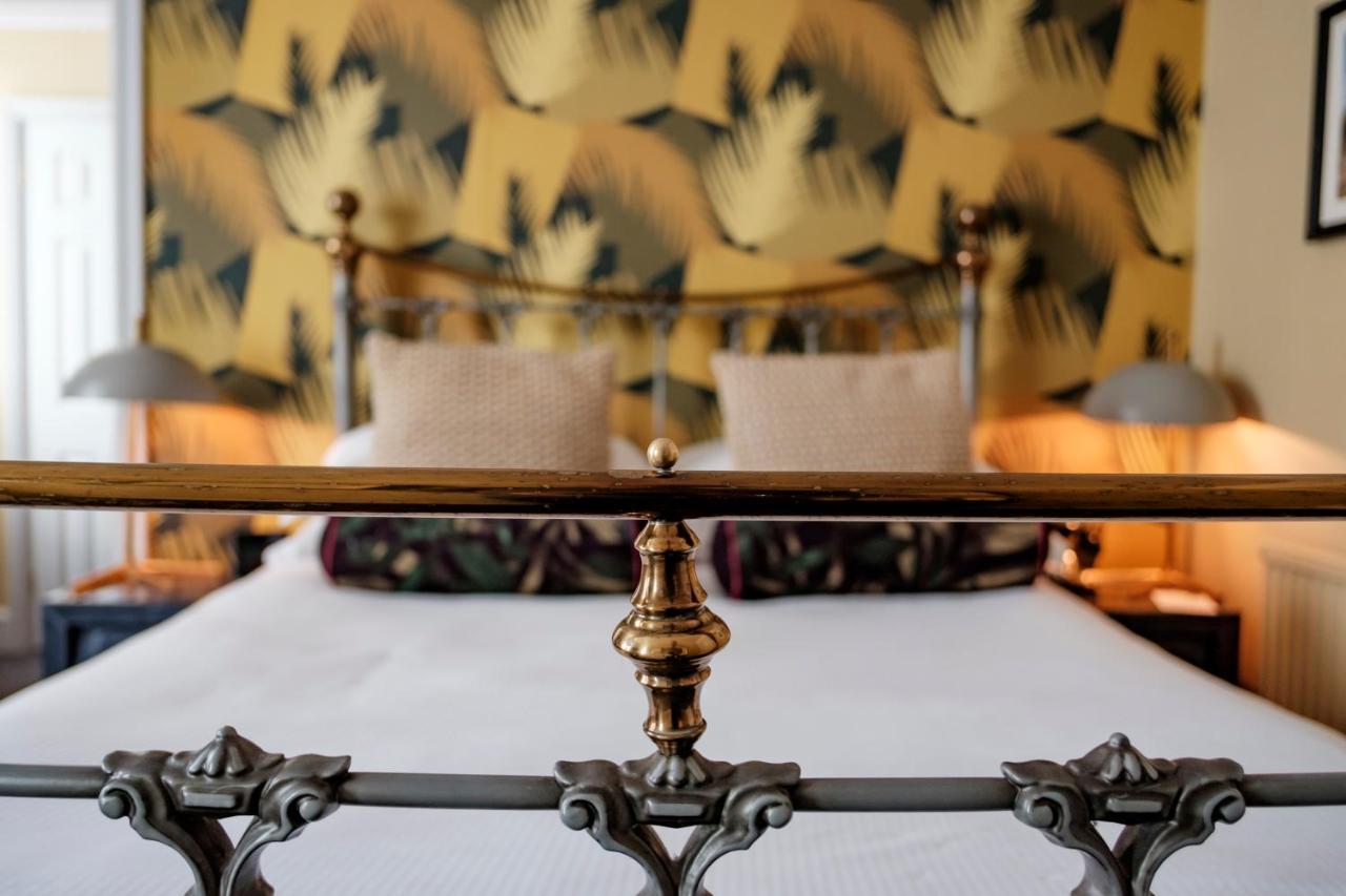 The Bull Hotel Брайдпорт Екстериор снимка