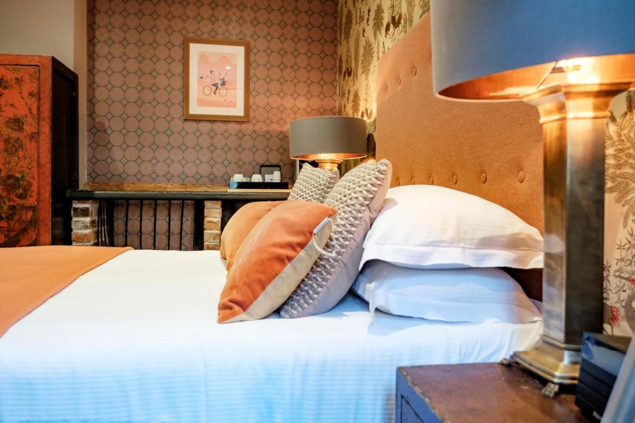 The Bull Hotel Брайдпорт Екстериор снимка