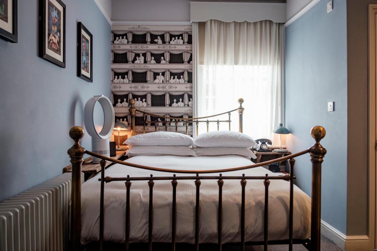 The Bull Hotel Брайдпорт Екстериор снимка